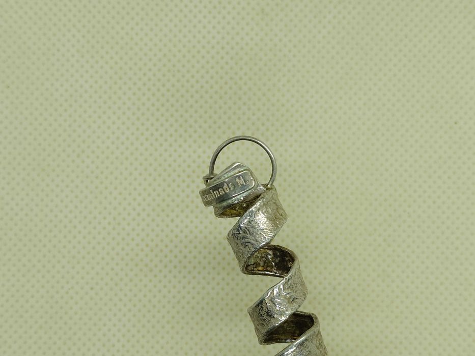 Pandantiv din argint „Iluminada Mendes” – spirală modernistă