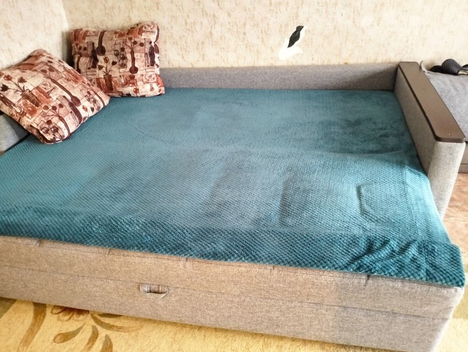 Продам диван продаю связи с переездом