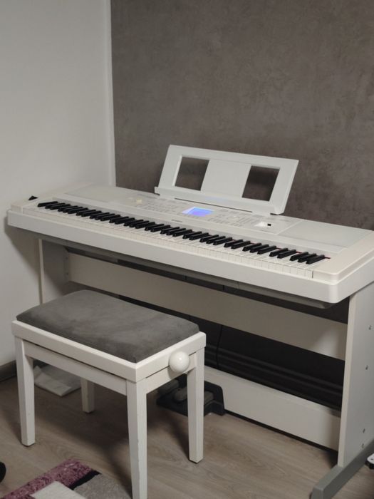 Yamaga DGX 660 in stare foarte buna