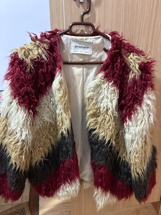 Пухкаво палтенце Stradivarius Размер S