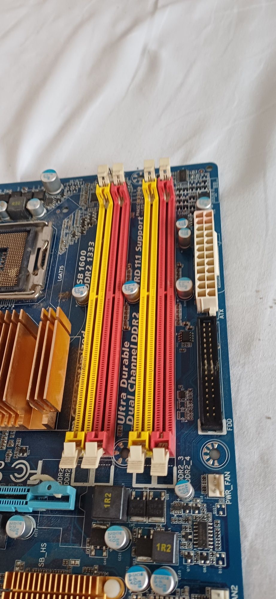 Placă de bază pc LGA 775