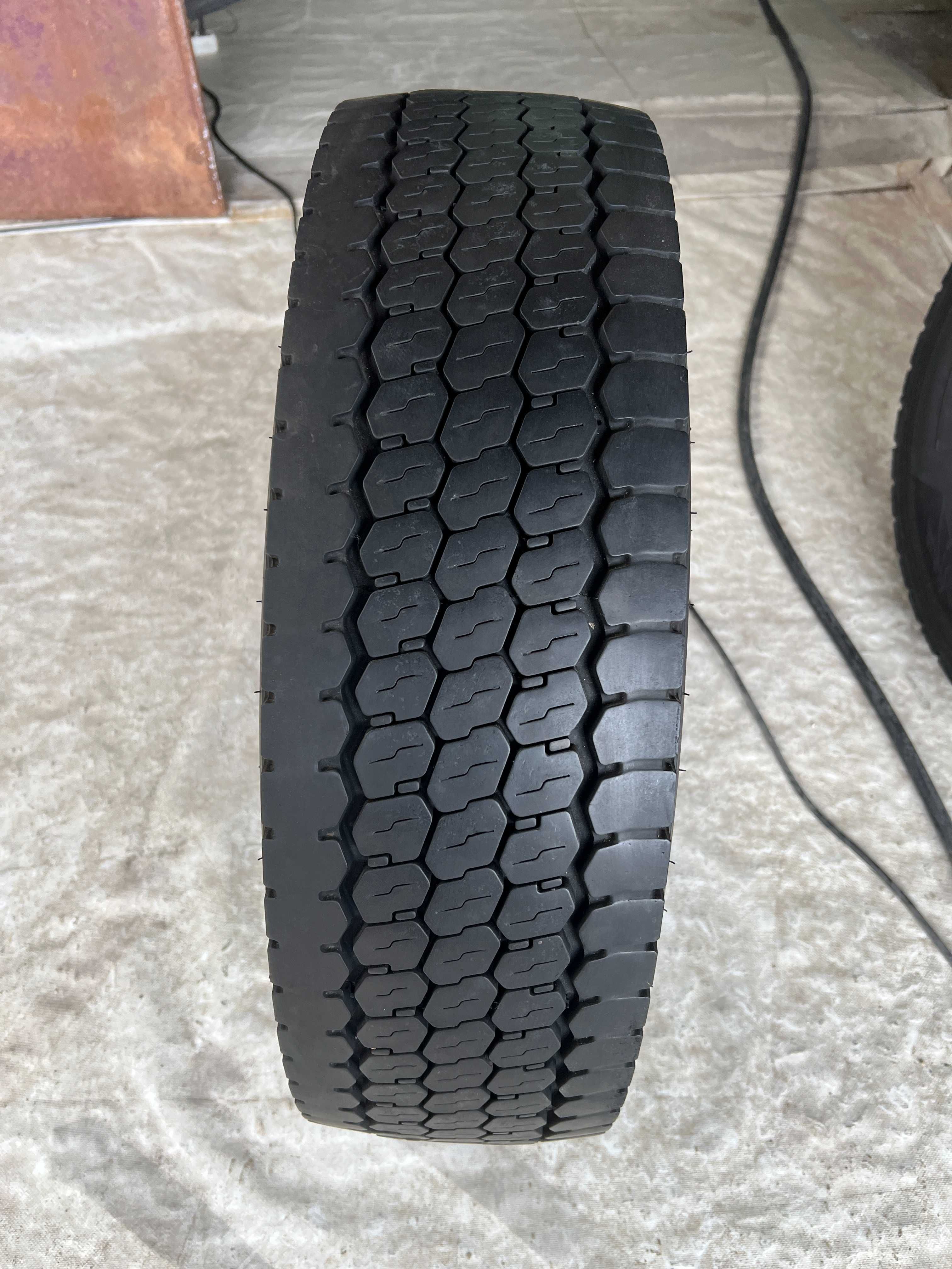 1 тежкотоварна гума 215/75R17.5 Pirelli TR:01 Triathlon 126/124M M+S