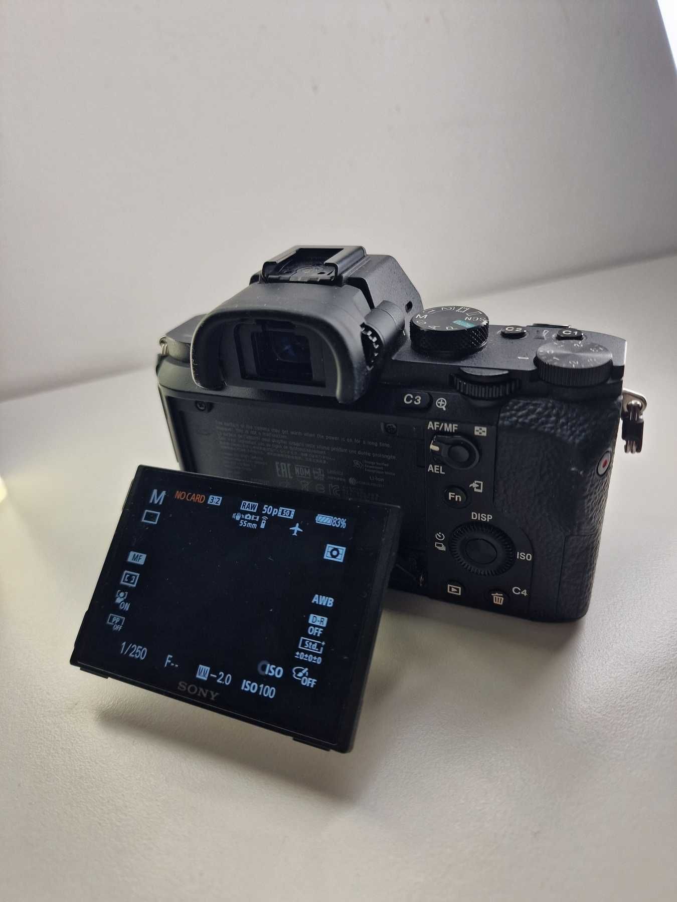 Sony a7 II + батерия и зарядно