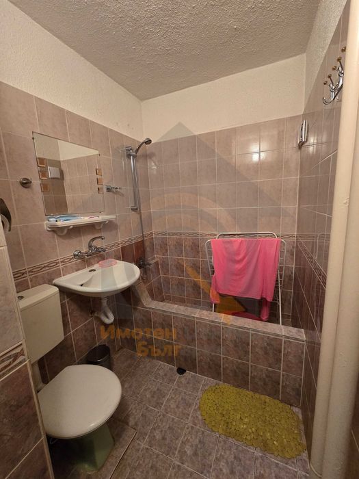 Двустаен апартамент в ж.к. Дружба 1