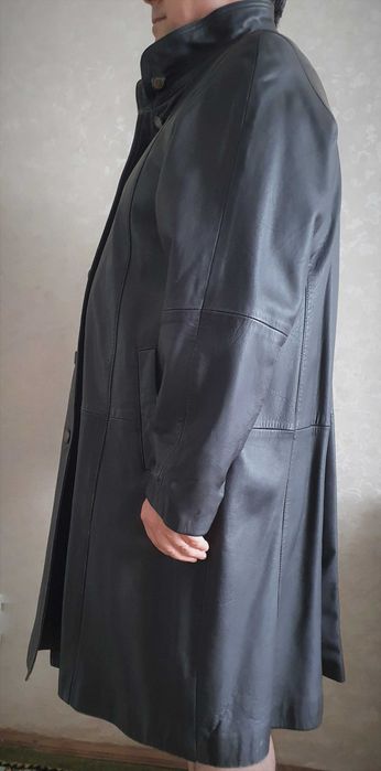 Vând haină de piele