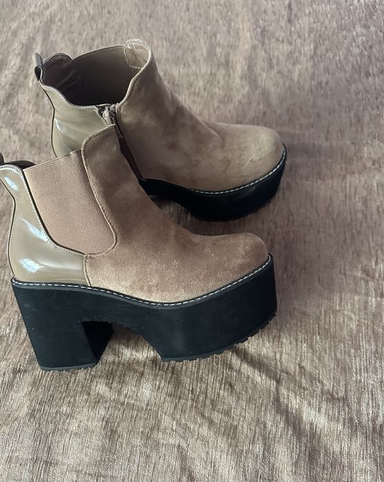 Vand ghete pentru dama