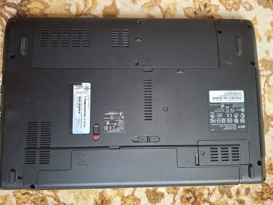 Leptop acer .pentru piese