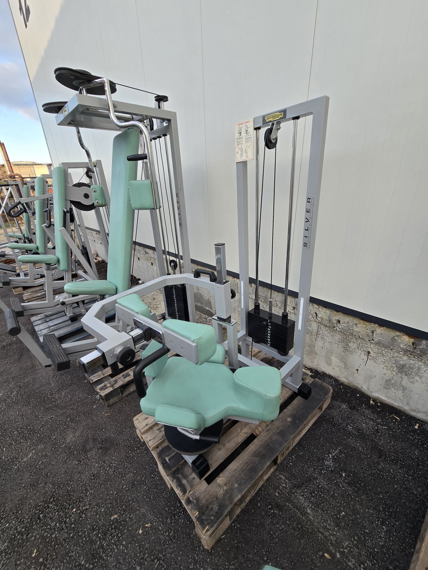 Technogym 15 ретро машини техноджим ( но чисто нови) без забележки set