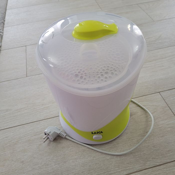 Vând sterlizator biberoane, marca Laica
