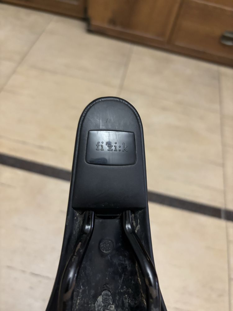 Fizik DH седалка