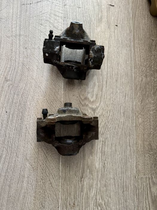 Etrier fata stinga si dreapta mercedes 190 w201,w124