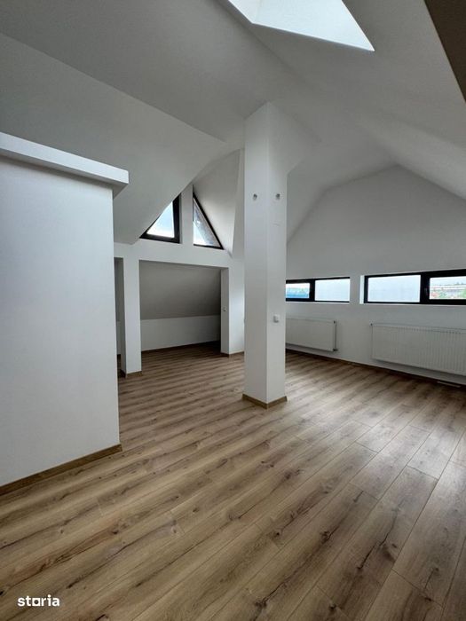 Apartament - 4 camere - 98 mp (mansarda), Complet RENOVAT