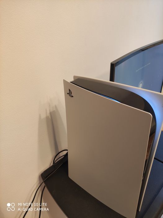 PS5 + 8 jocuri (3 sigilate, Elden Ring ediție specială)
