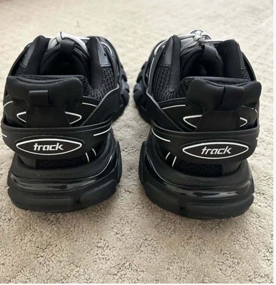 Balenciaga track