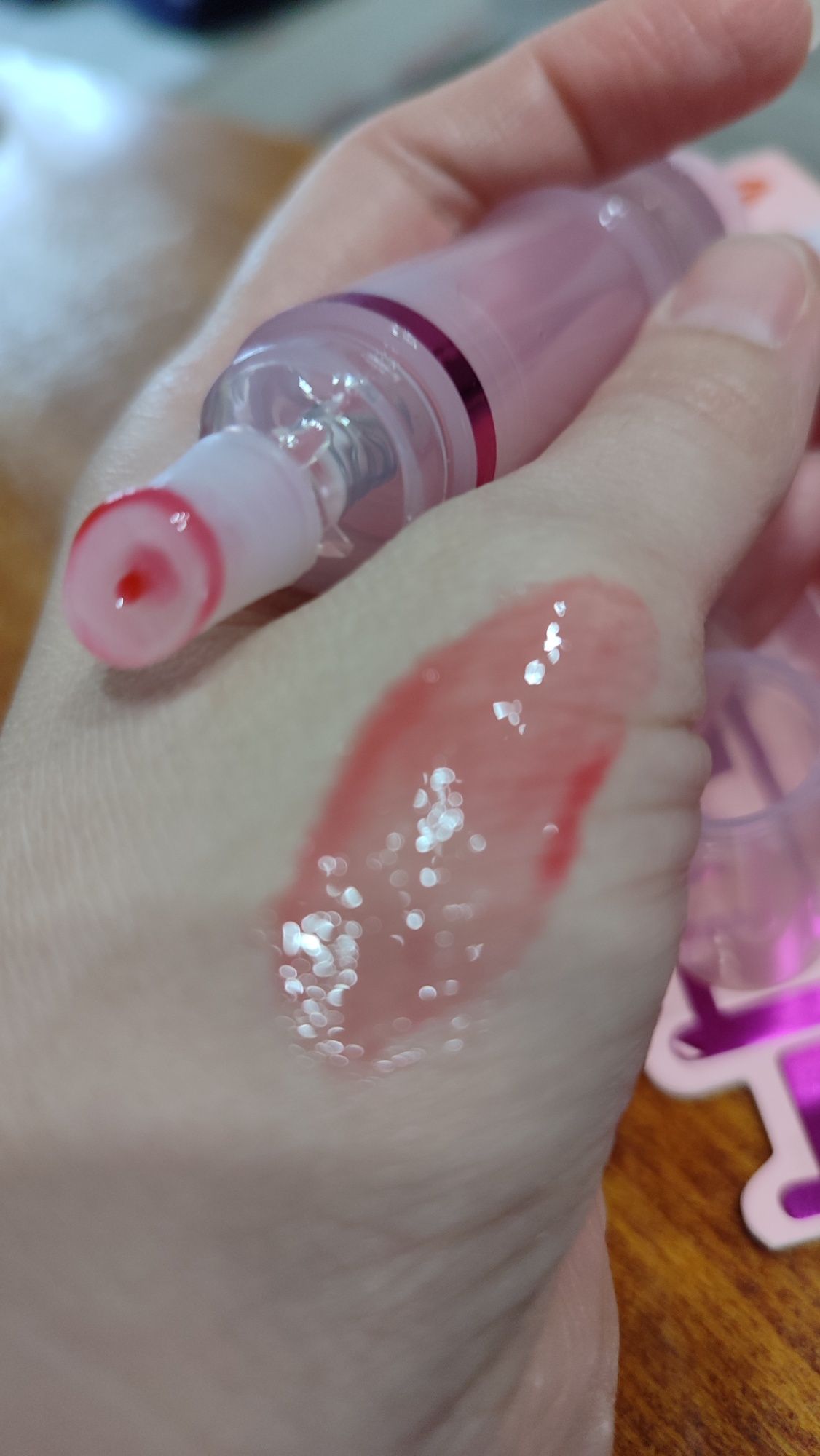 Блеск для губ (plump & pout)