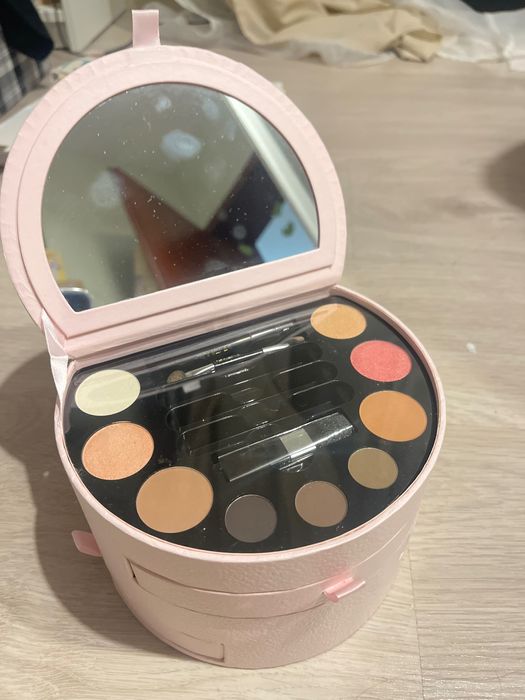 Грим комплект douglas / дъглас ново