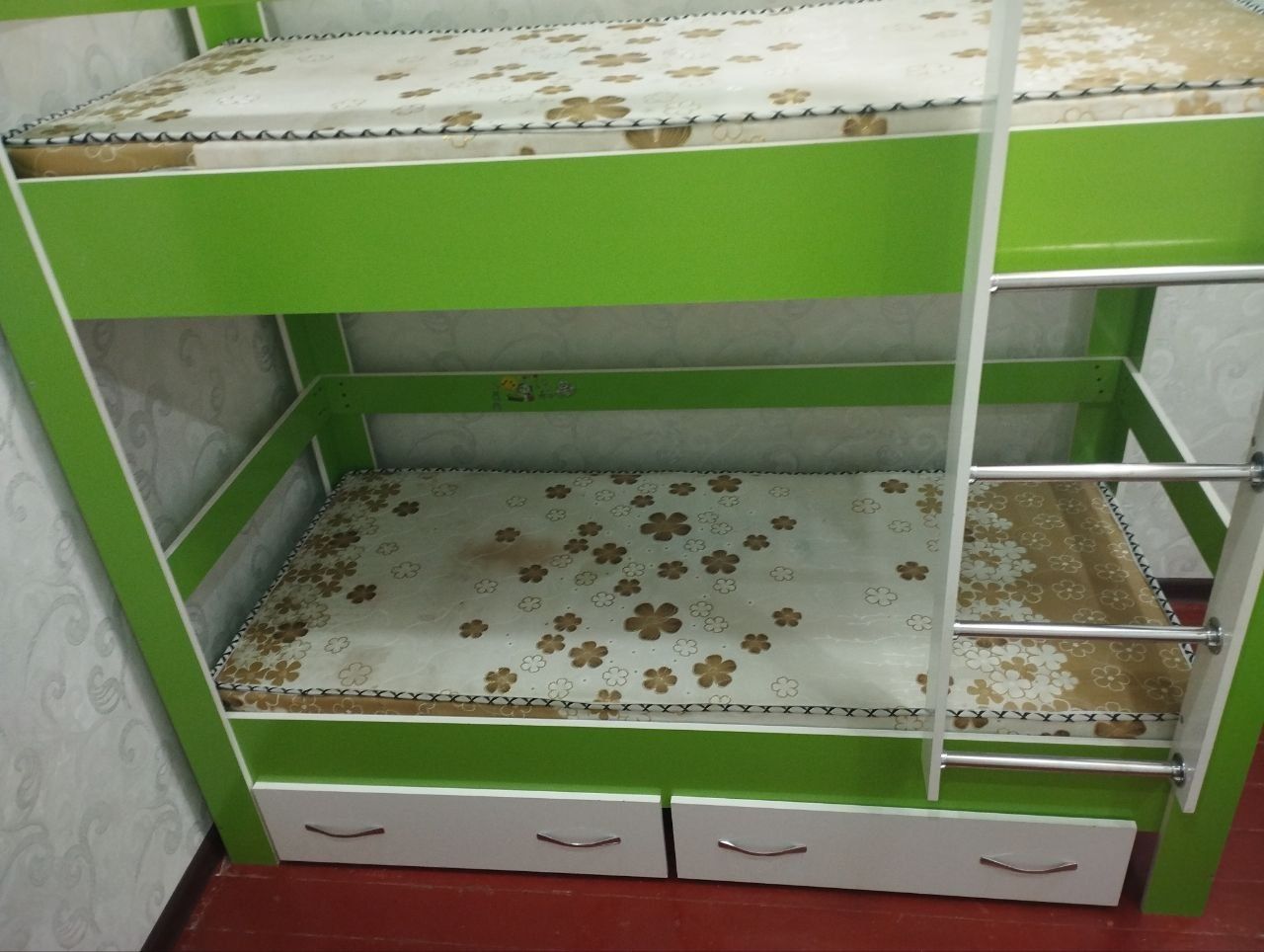 Кроват двухяросний