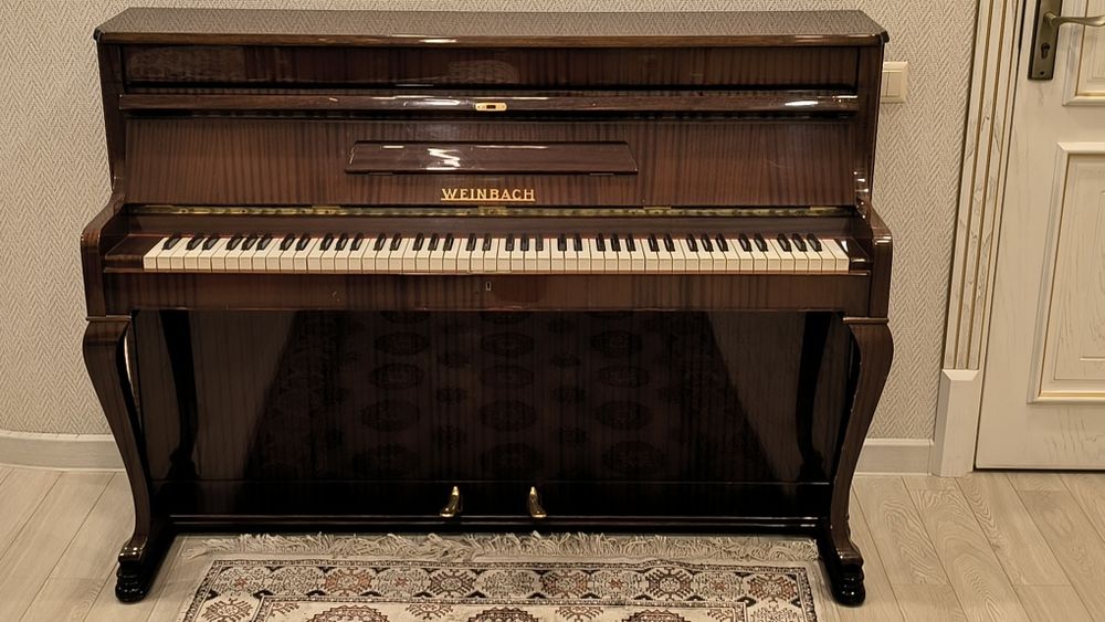 Продается пианино Weinbach (Czechoslovakia)
