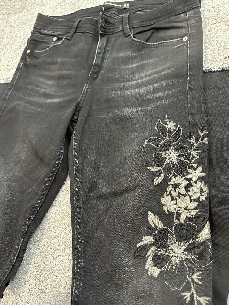 Дънки и панталони Zara нови