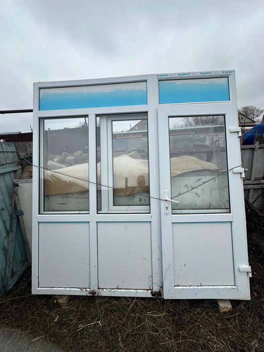 Продам витраж, окна и дверь.