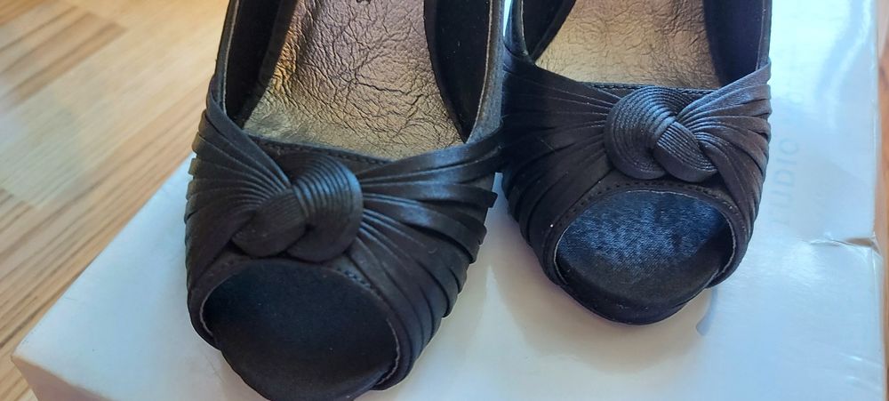 Vand pantofi de ocazie-mar 36