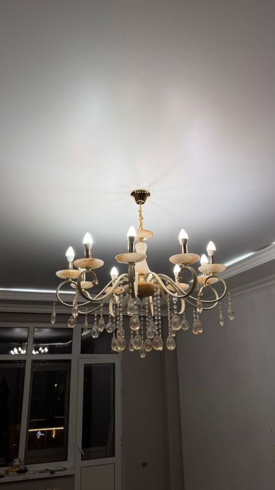 Продается шикарная люстра!