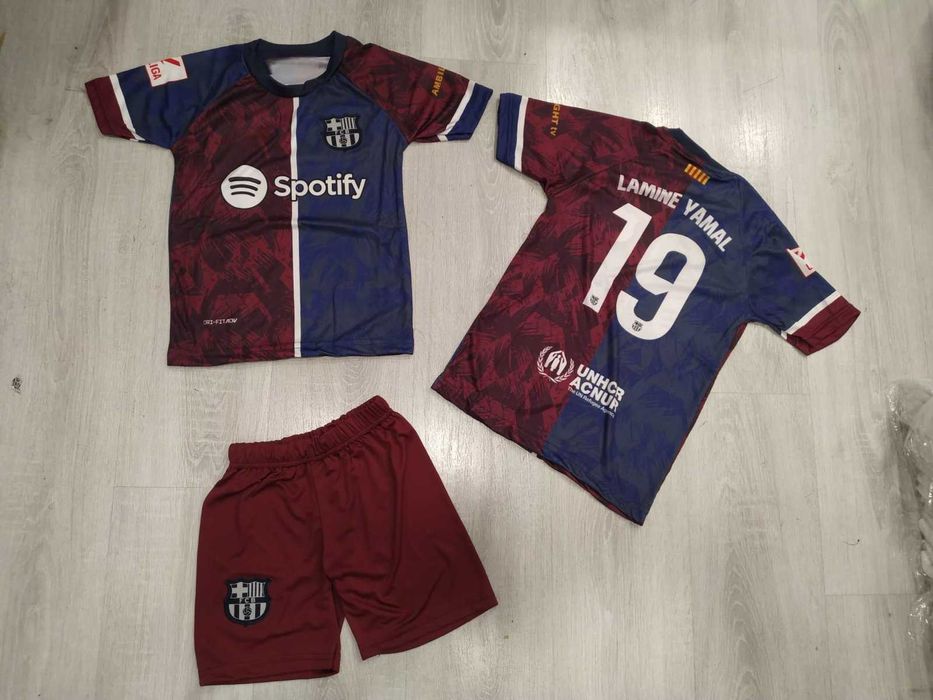Футболна Топка Барселона Червена Топка Yamine Yamal 2025 Barcelona
