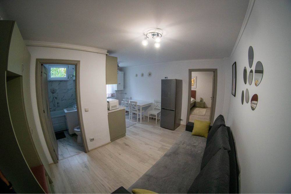 Inchiriez apartament in regim hotelier 300 lei ( exclus escorte)