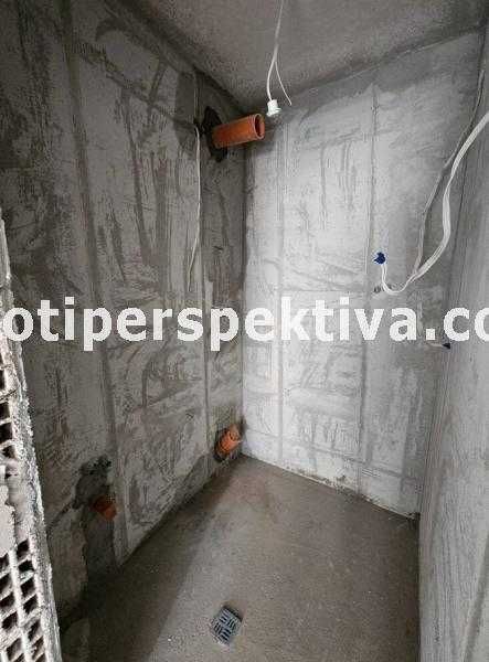 Продава се Тристаен апартамент в Пловдив, Остромила - 82 кв.м за 1440 €/кв.м - Снимка #4