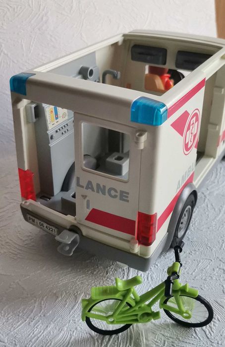 Playmobil Ambulanță Spital – Set Medical 4221 cu asistente