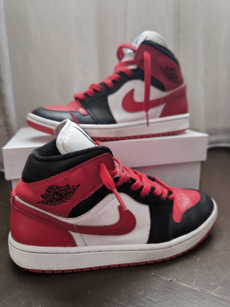 Air Jordan 1 mid кецове размер 39