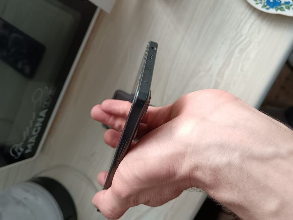 Poco f5 12/256 в отличном состоянии