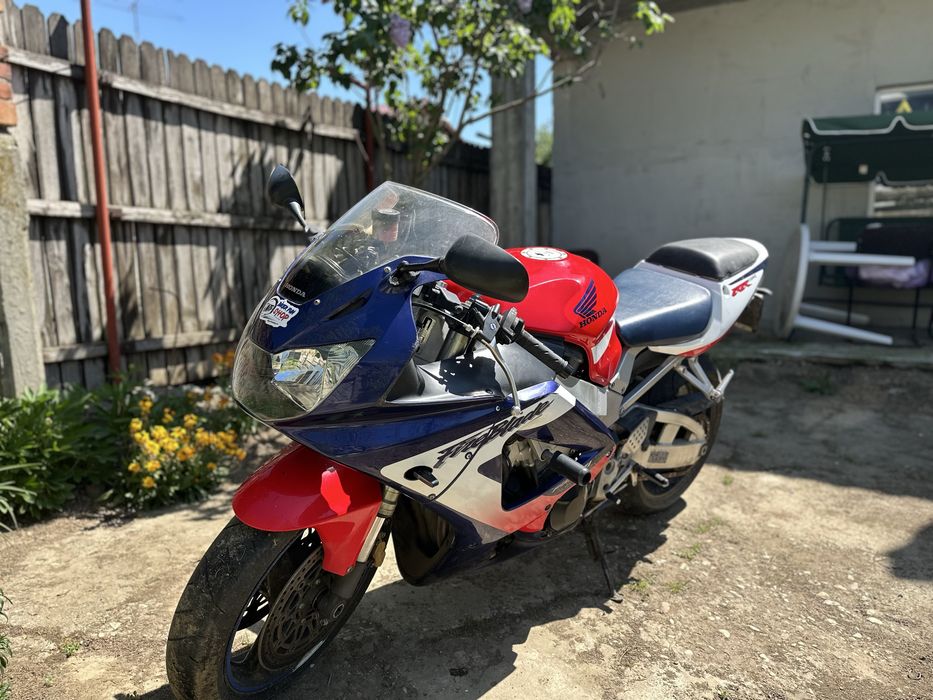De vânzare: Honda CBR900RR – 51.000 km