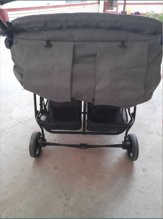 Продам коляску для двойни