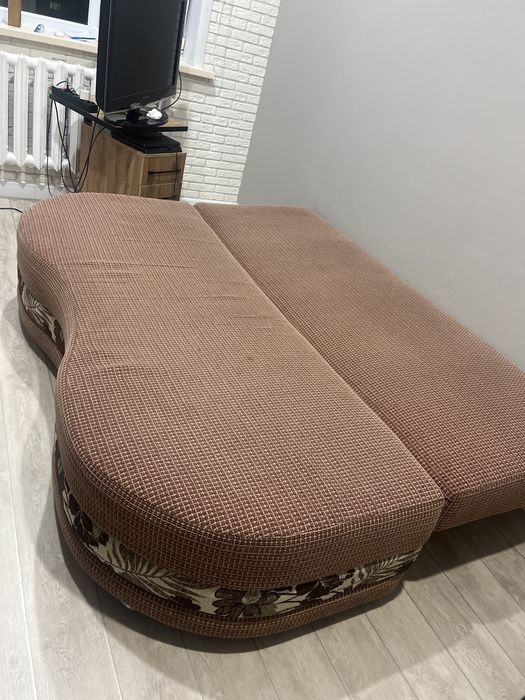 Софа раскладная прочная в хорошем состоянии