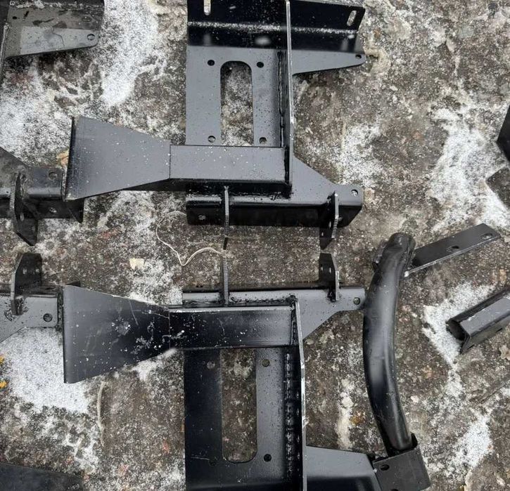 Кронштейн щиток подножки КамАЗ комплект, крепления железо