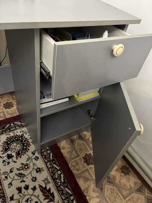 Продается Стол в новом состояний