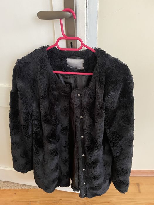 Официално палто плюш черен цвят.