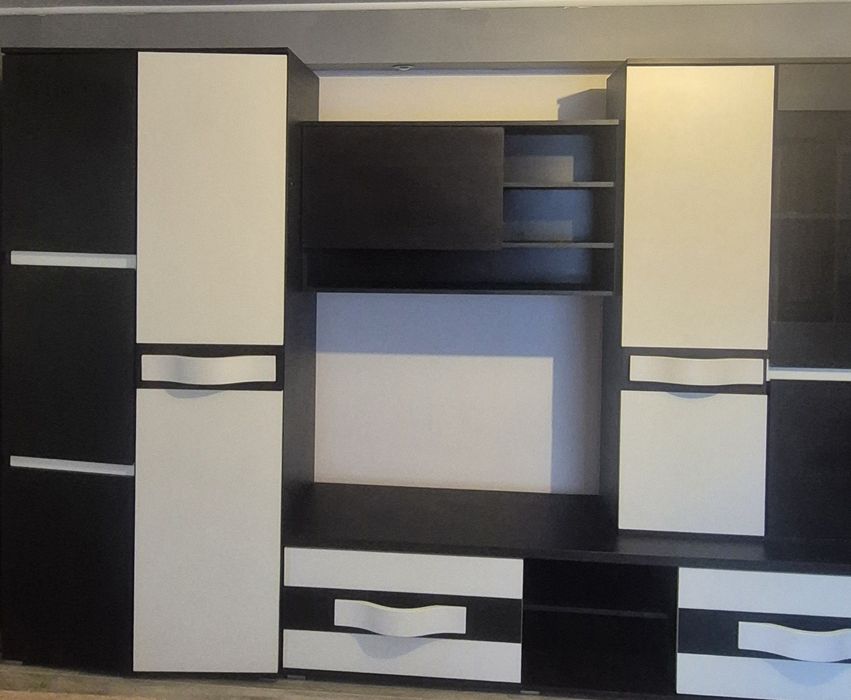 Mobilă living + dulap  în stare foarte