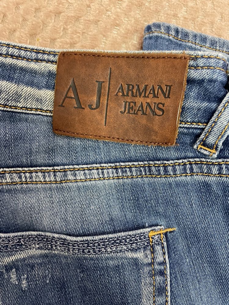 Дамски дънки Armani 30