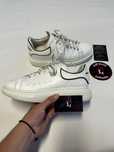 Alexander mcq size 43 fit 43-44