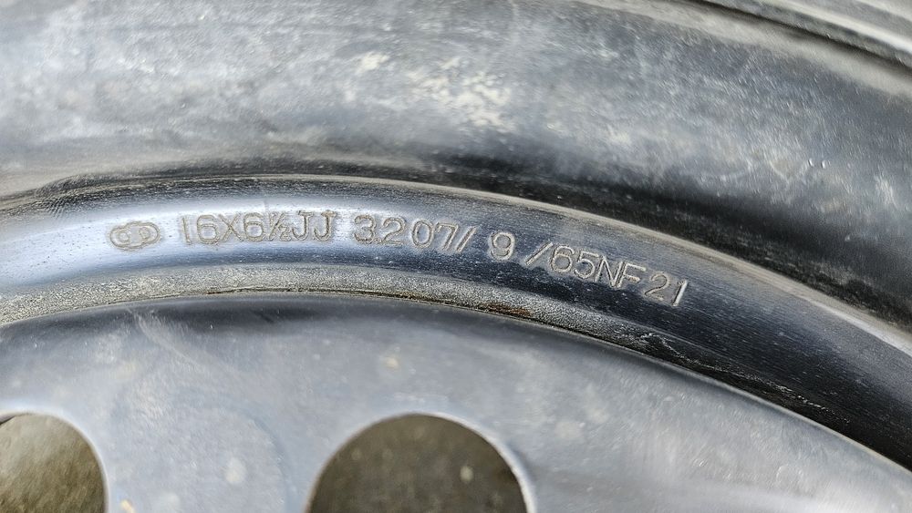 Гуми с джанти 205/60 r16