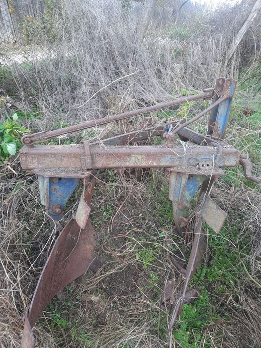Plug două brazde pentru tractor 445