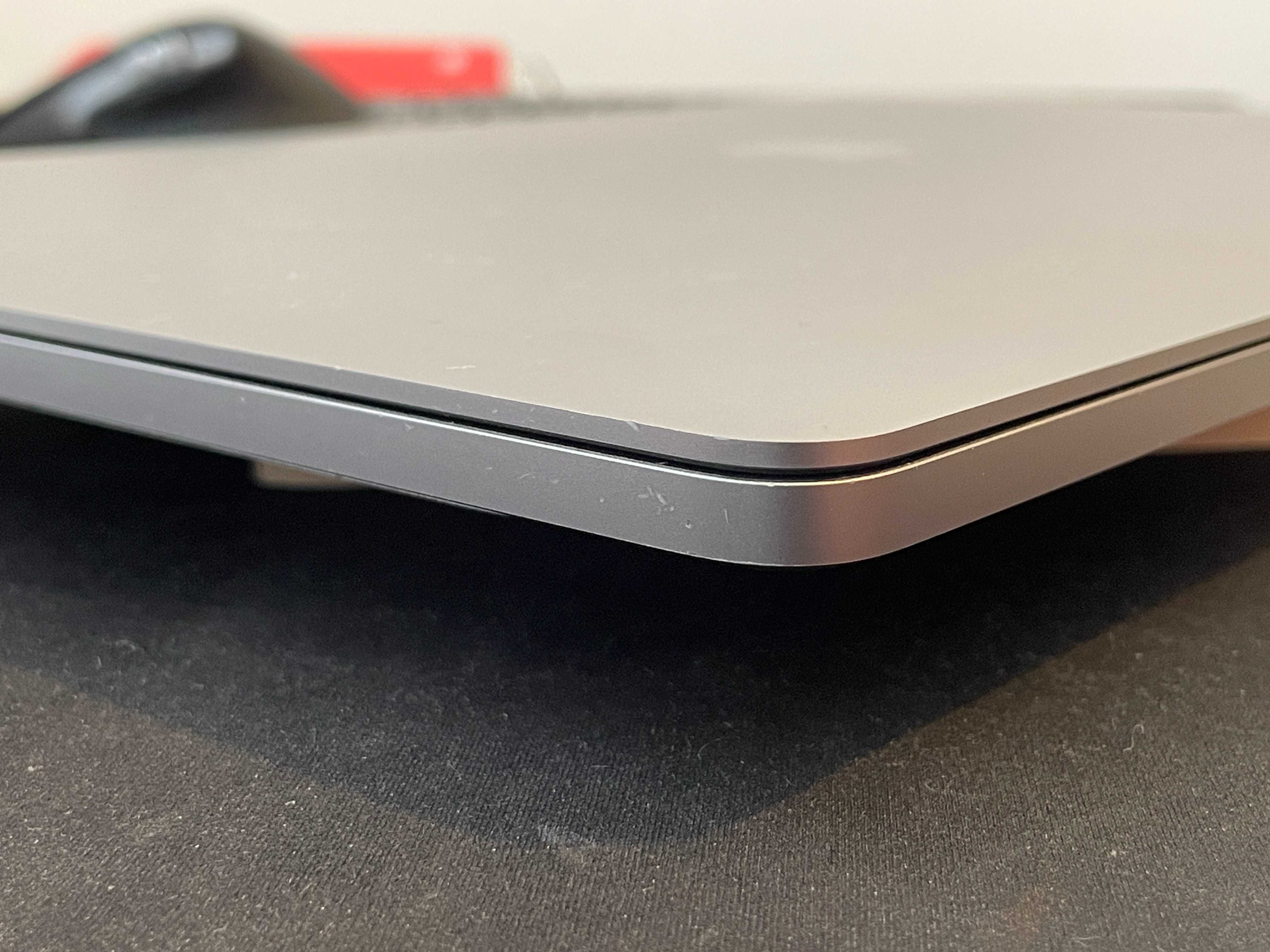 MacBook Pro 16 2019 i7 AMD 512 GB 16 GB - Laptop Personal