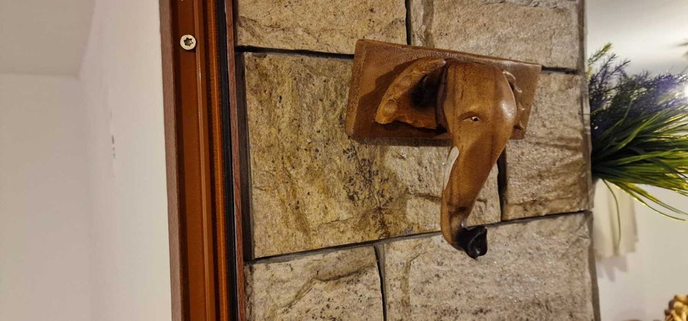 Закачалка за стена "Слонска Глава"