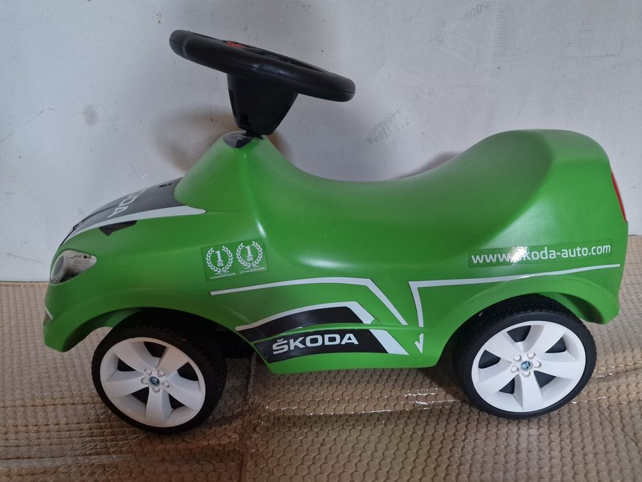 Mașinuța Ride On Skoda