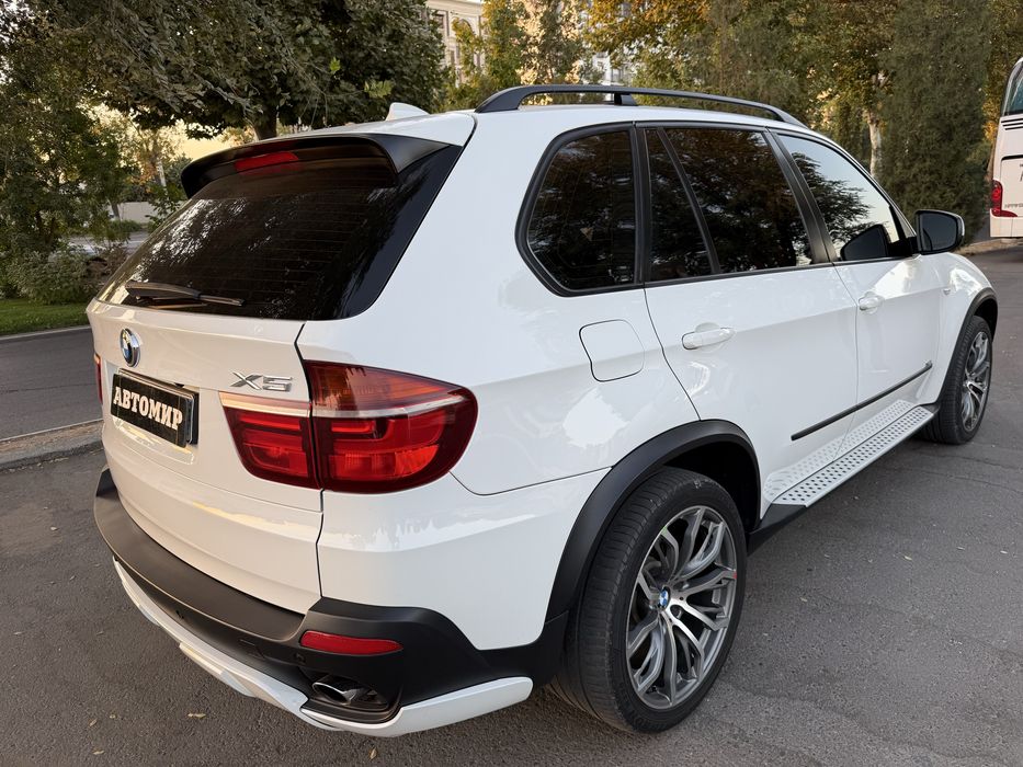 Prodayotsa bmw x5 holati zor toza moshina