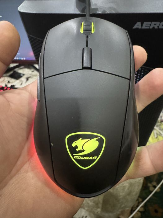 Cougar Minos XT mouse
