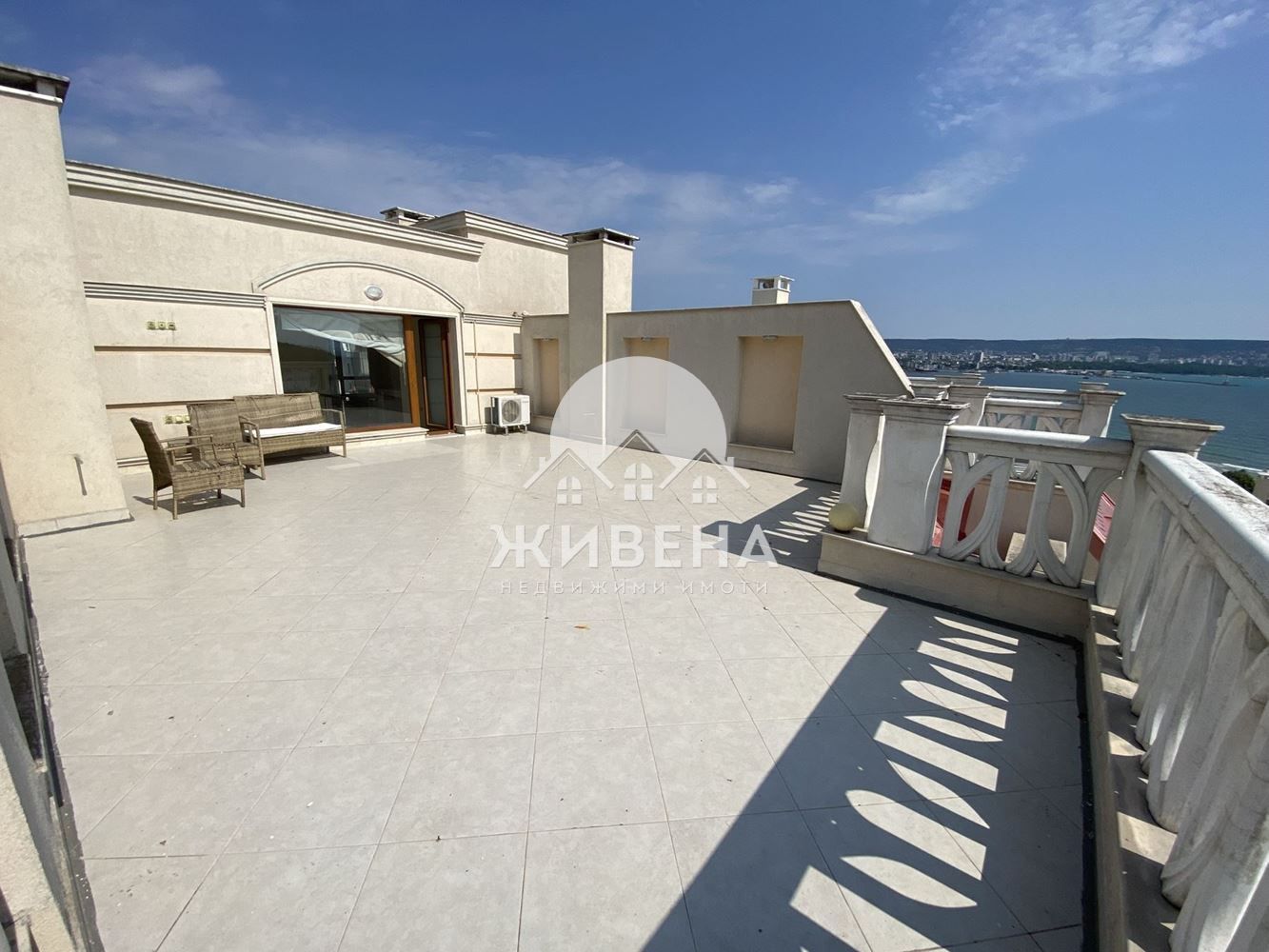 Продавам 3-стаен мезонет, кв. Аспарухово, 165 кв.м, морска панорама