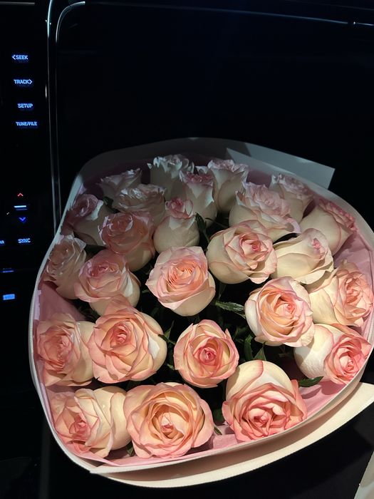 25роза букет хабарласыңыз